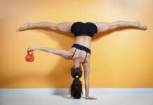 Geturðu haldið jafnvægi á einum fæti í 90 sek? ketilbjalla og kona